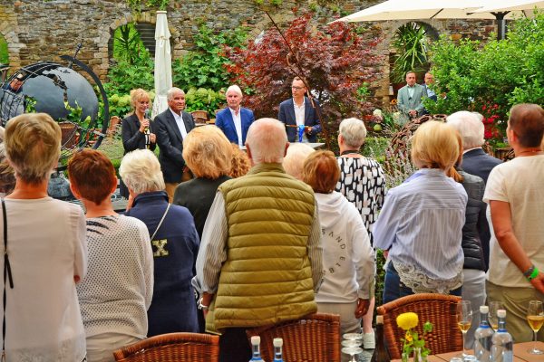 Viel Betrieb im Kloster Marienthal beim Rheinlandabend. Foto Horst Bach